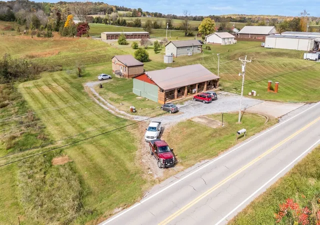 4th image of 4921 Hwy 48 N, Nunnelly, TN 37137 | MLS# 3276563