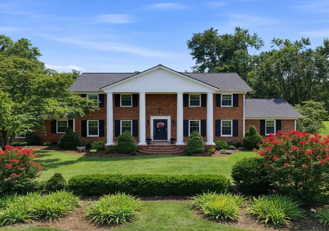 Homes for sale in Hendersonville, TN | 1004 Longview Dr, Hendersonville, TN 37075 | MLS# 3248206