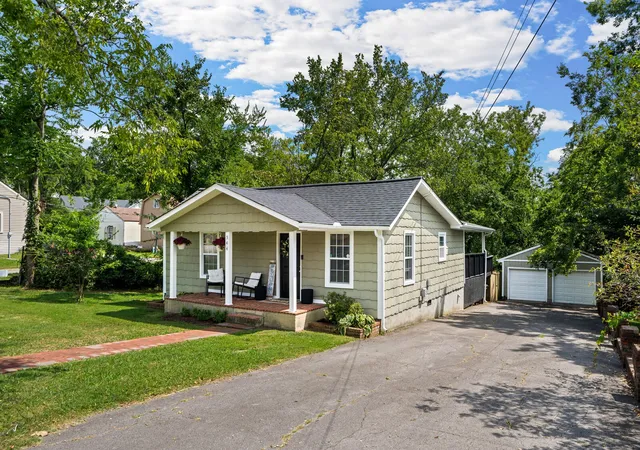 Photo 2 of Single family home for sale at 544 Maplewood Ln, Nashville, TN 37216 | MLS# 3306352 | Listing updated on 2026-10-01