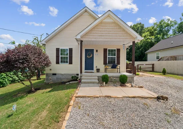 Homes for sale in Lewisburg, TN | 717 Marshall St, Lewisburg, TN 37091 | MLS# 3269744