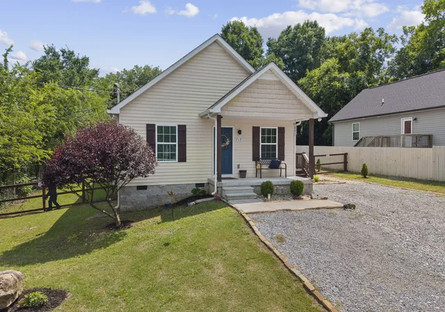 Homes for sale in Lewisburg, TN | 717 Marshall St, Lewisburg, TN 37091 | MLS# 3269744