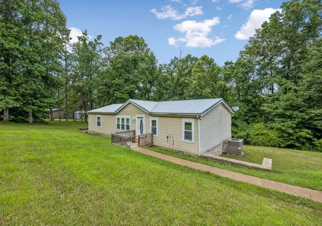 Homes for sale in Lyles, TN | 8896 Greer Rd, Lyles, TN 37098 | MLS# 3263218