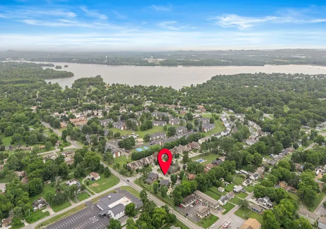 2nd image of 250 Donna Dr, Hendersonville, TN 37075