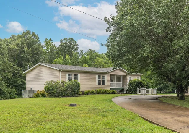 Homes for sale in Tennessee Ridge, TN | 3895 Old Stewart Rd, Tennessee Ridge, TN 37178 | MLS# 3251256