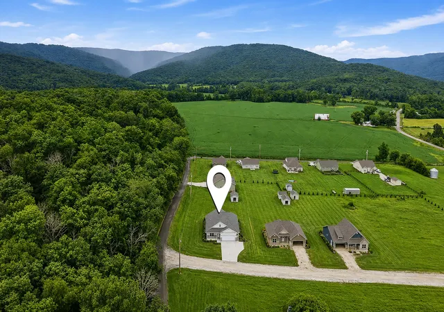 2nd image of 13 Hamby Dr, Pelham, TN 37366 | MLS# 3248302