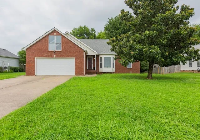 Photo 3 of Single family home for sale at 847 Isaac Dr, Clarksville, TN 37040 | MLS# 3288309 | Listing updated on 2026-09-06