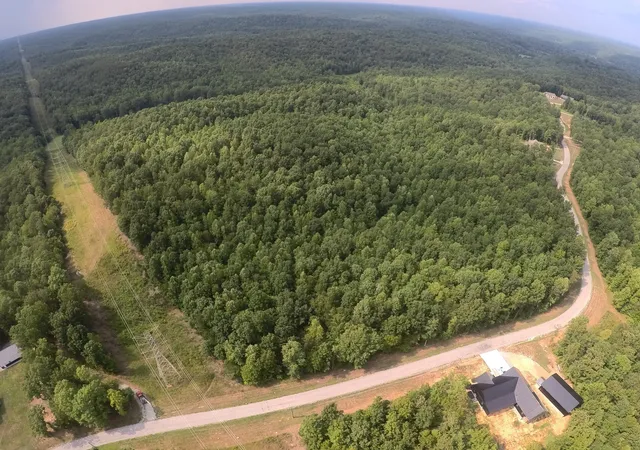 2nd image of 257 Saddlebrook Dr, Hohenwald, TN 38462 | MLS# 3248419