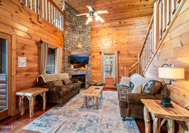 Photo 3 of Single family home for sale at 2828 Ridge Crk Cir, Sevierville, TN 37876 | MLS# 3299572 | Listing updated on 2026-09-26