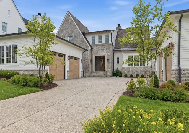 Photo 3 of Mansion for sale at 8088 Heirloom Blvd, College Grove, TN 37046 | MLS# 3276583 | Listing updated on 2026-10-08