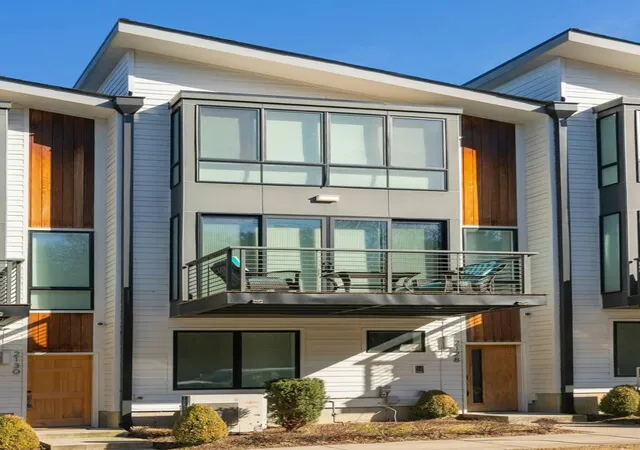 Photo 1 of Townhouse for sale at 2128 9th Avenue N, Nashville, TN 37208 | MLS# 3277725 | Listing updated on 2026-08-20