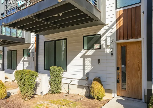 Photo 2 of Townhouse for sale at 2128 9th Avenue N, Nashville, TN 37208 | MLS# 3277725 | Listing updated on 2026-08-20