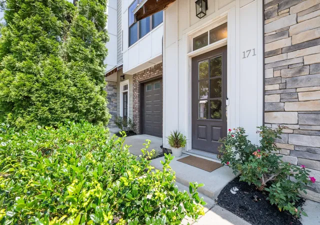 Photo 3 of Townhouse for sale at 171 Stonecrest Dr, Nashville, TN 37209 | MLS# 3312269 | Listing updated on 2026-08-06