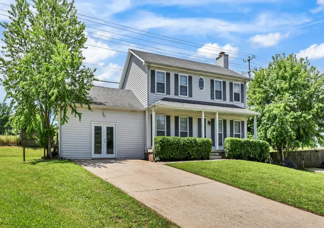 Photo 1 of Single family home for sale at 1025 Dandelion Dr, Clarksville, TN 37042 | MLS# 3248700 | Listing updated on 2026-10-20