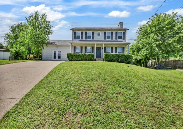 Photo 2 of Single family home for sale at 1025 Dandelion Dr, Clarksville, TN 37042 | MLS# 3248700 | Listing updated on 2026-10-20