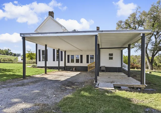 Photo 2 of Single family home for sale at 3635 Halltown Rd, Hartsville, TN 37074 | MLS# 3614441 | Listing updated on 2026-10-08