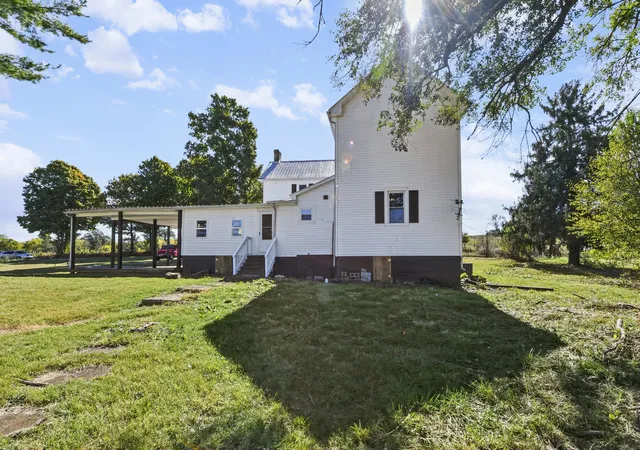 Photo 3 of Single family home for sale at 3635 Halltown Rd, Hartsville, TN 37074 | MLS# 3614441 | Listing updated on 2026-10-08
