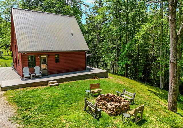 2nd image of 220 Ovilla Ln, Lawrenceburg, TN 38464 | MLS# 3248601