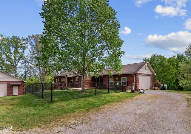 Photo 2 of Sale Pending at 615 Harold Dr, Maryville, TN 37803 | MLS# 3268907 | Listing updated on 2026-09-14