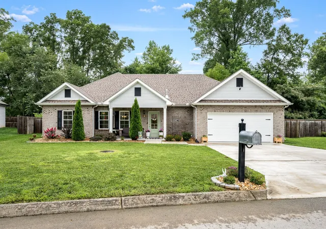 Homes for sale in Tullahoma, TN | 139 Blue Sky Ct, Tullahoma, TN 37388 | MLS# 3249068