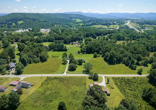 Homes for sale in Livingston, TN | 657 Tennessee Dr, Livingston, TN 38570 | MLS# 3248590