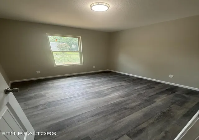 12th image of 309 Foley Hill Rd, Clinton, TN 37716 | MLS# 3248573