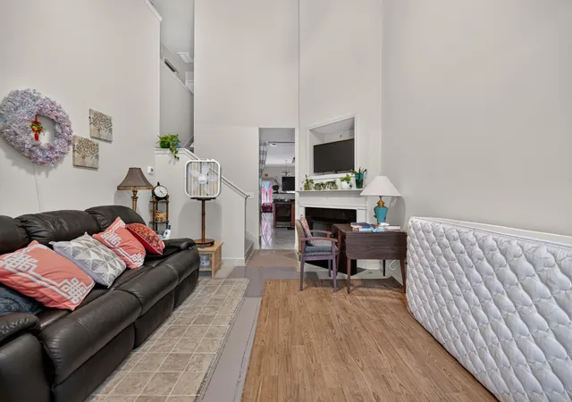 Photo 3 of Townhouse for sale at 112 Northcrest Cmns Cir, Nashville, TN 37211 | MLS# 3316012 | Listing updated on 2026-08-28