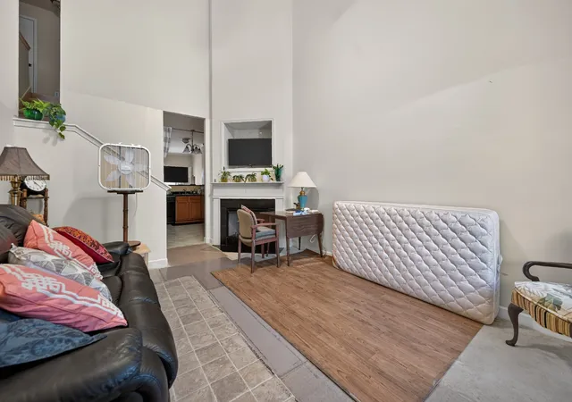 Photo 3 of Townhouse for sale at 112 Northcrest Cmns Cir, Nashville, TN 37211 | MLS# 3316012 | Listing updated on 2026-08-28