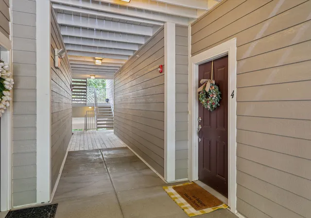 Photo 4 of Condo for sale at 4847 Bevendean Dr #4, Nashville, TN 37211 | MLS# 3250996 | Listing updated on 2026-08-30