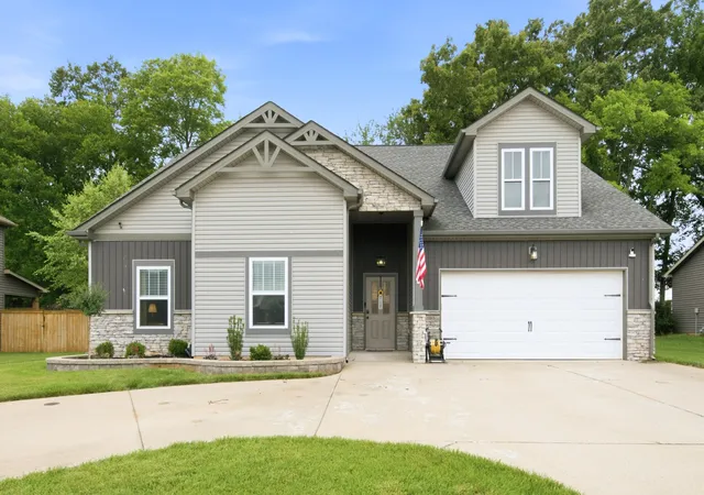 Photo 2 of Single family home for sale at 1024 Michaela Cir, Clarksville, TN 37043 | MLS# 3255860 | Listing updated on 2026-08-20