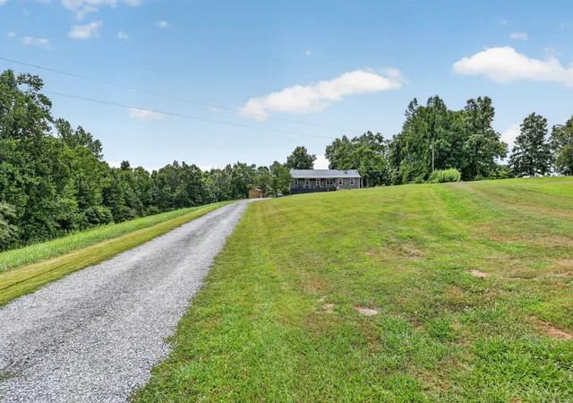 3rd image of 2237 Cold Springs Rd, Lafayette, TN 37083 | MLS# 3248677