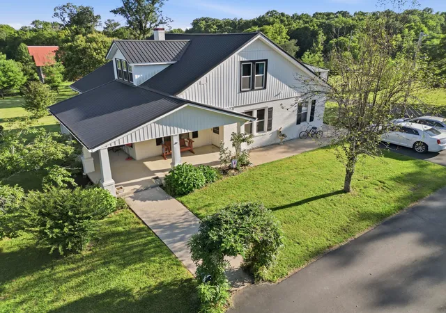 Photo 3 of Single family home for sale at 4525 Highway 231 S, Castalian Springs, TN 37031 | MLS# 3288201 | Listing updated on 2026-08-29