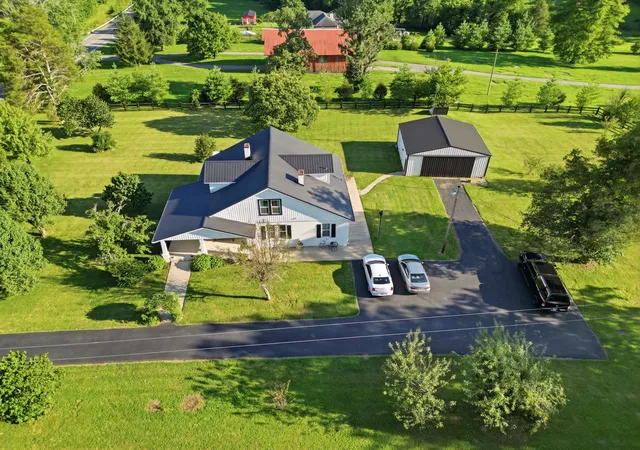 Photo 4 of Single family home for sale at 4525 Highway 231 S, Castalian Springs, TN 37031 | MLS# 3288201 | Listing updated on 2026-08-29