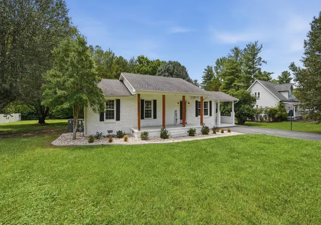 Homes for sale in Manchester, TN | 261 Hillcrest Rd, Manchester, TN 37355 | MLS# 3248995