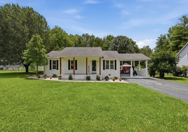 Homes for sale in Manchester, TN | 261 Hillcrest Rd, Manchester, TN 37355 | MLS# 3248995