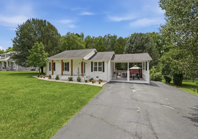 Homes for sale in Manchester, TN | 261 Hillcrest Rd, Manchester, TN 37355 | MLS# 3248995