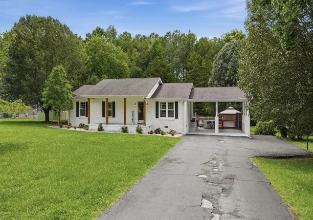 Homes for sale in Manchester, TN | 261 Hillcrest Rd, Manchester, TN 37355 | MLS# 3248995