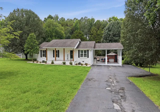 Homes for sale in Manchester, TN | 261 Hillcrest Rd, Manchester, TN 37355 | MLS# 3248995