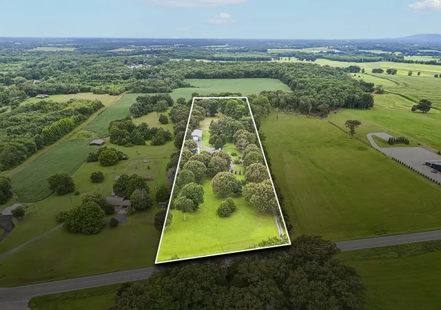 Photo 3 of Single family home for sale at 5455 Smithville Hwy, Mc Minnville, TN 37110 | MLS# 3288402 | Listing updated on 2026-08-20