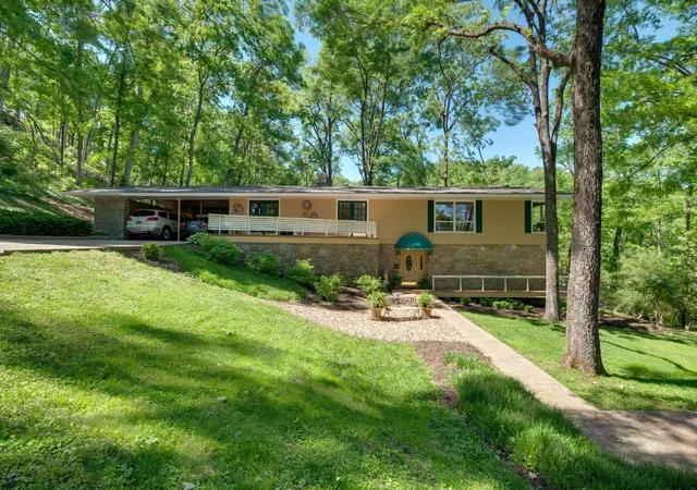 Photo 2 of Single family home for sale at 945 Forest Acres Ct, Nashville, TN 37220 | MLS# 3249007 | Listing updated on 2026-08-29