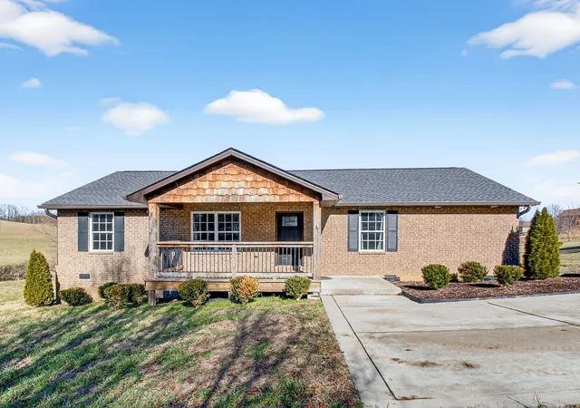 Homes for sale in Bethpage, TN | 621 Womack Rd, Bethpage, TN 37022 | MLS# 3260443
