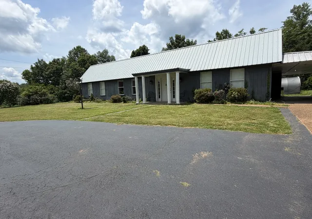 Homes for sale in Hohenwald, TN | 232 Cane Creek Rd, Hohenwald, TN 38462 | MLS# 3250297