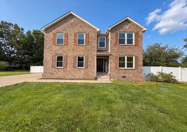 Single family home for sale at 1223 California Dr, Murfreesboro, TN 37129 | MLS# 3249036