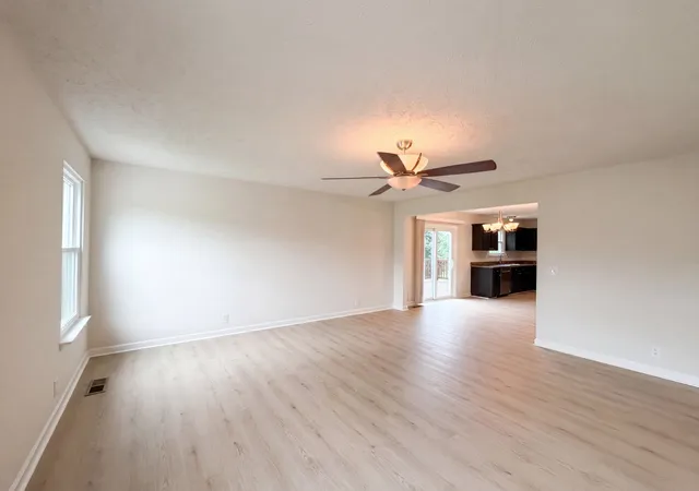Photo 4 of Single family home for sale at 1223 California Dr, Murfreesboro, TN 37129 | MLS# 3249036 | Listing updated on 2026-10-29