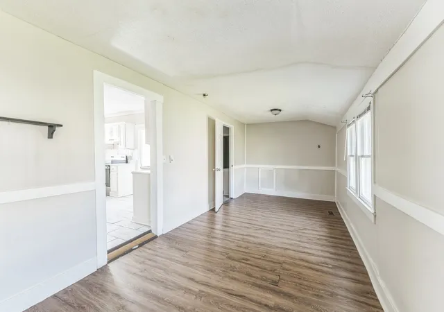 3rd image of 203 Park St, Athens, TN 37303 | MLS# 3249066