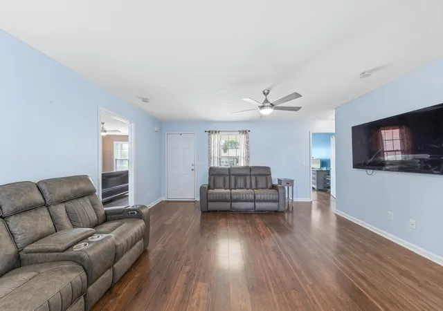 Photo 3 of Sale Pending at 1604 Avers Ave, Columbia, TN 38401 | MLS# 3251251 | Listing updated on 2026-09-18