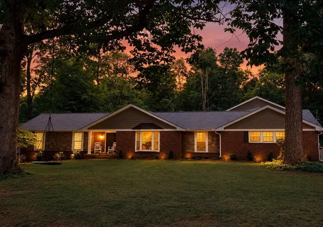 Homes for sale in Hendersonville, TN | 118 Millbrook Rd, Hendersonville, TN 37075 | MLS# 3251263