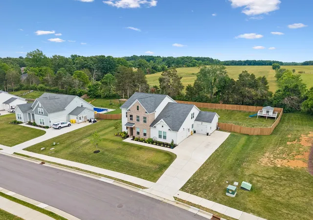 5th image of 7215 Adenborough Dr, Fairview, TN 37062 | MLS# 3262737