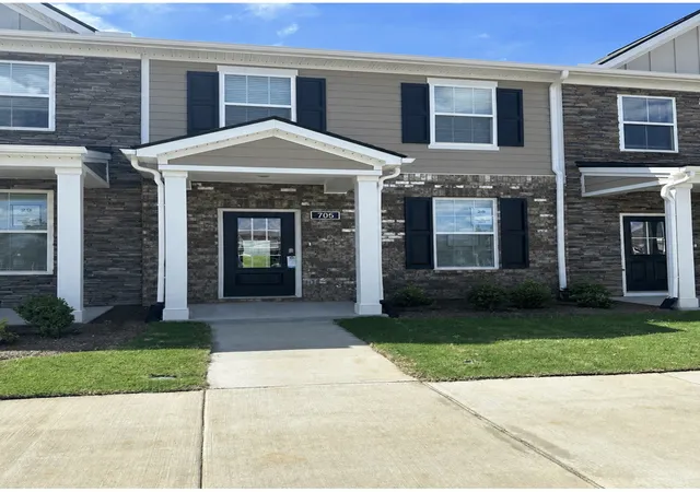 Homes for sale in Lebanon, TN | 705 Ashbrook Dr, Lebanon, TN 37087 | MLS# 3250257