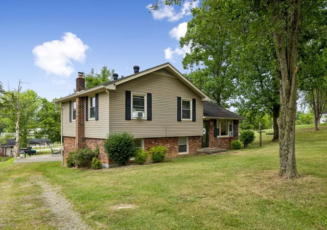 Homes for sale in Gordonsville, TN | 151 Meadow Dr, Gordonsville, TN 38563 | MLS# 3250338