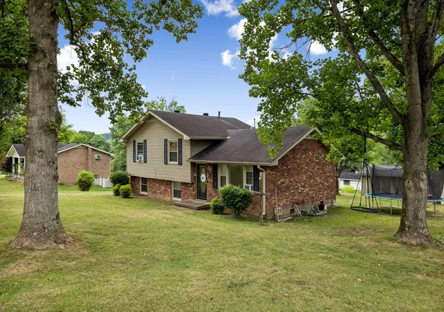 Homes for sale in Gordonsville, TN | 151 Meadow Dr, Gordonsville, TN 38563 | MLS# 3250338